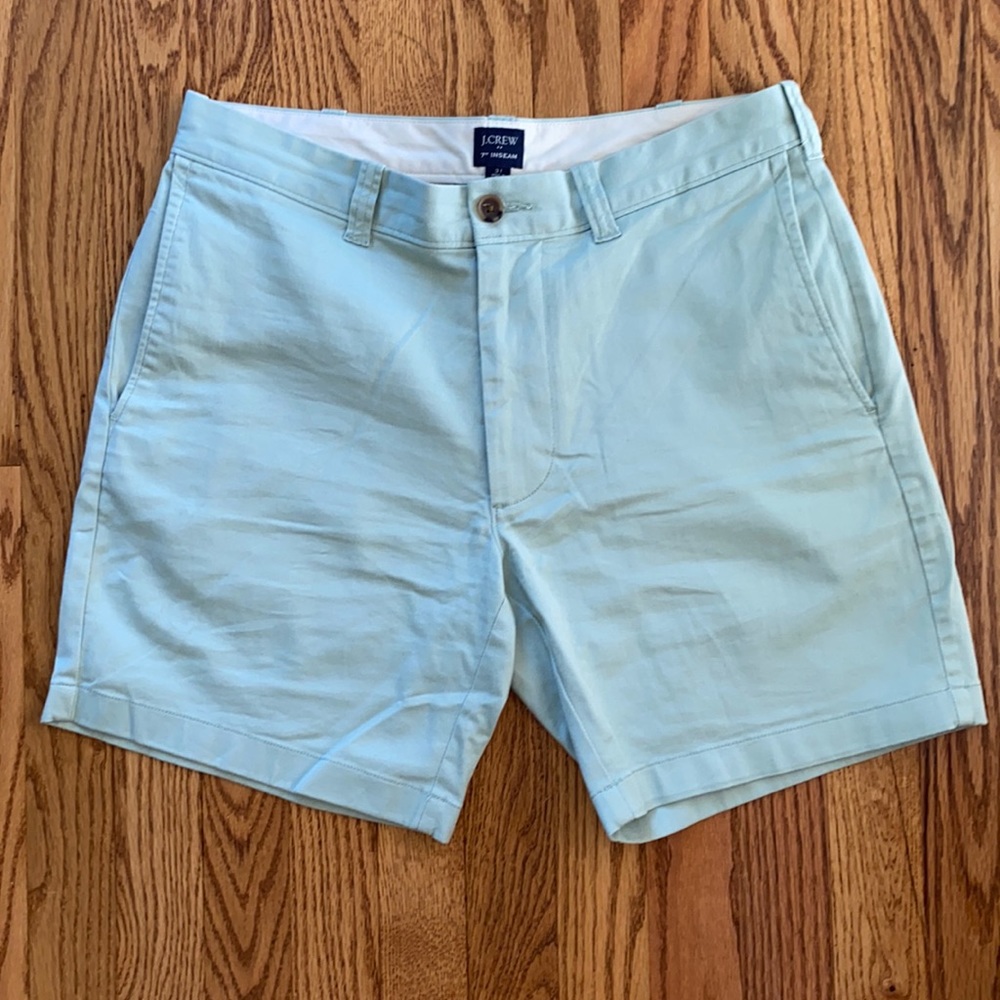 J Crew men’s sea foam green shorts - 7” inseam W31